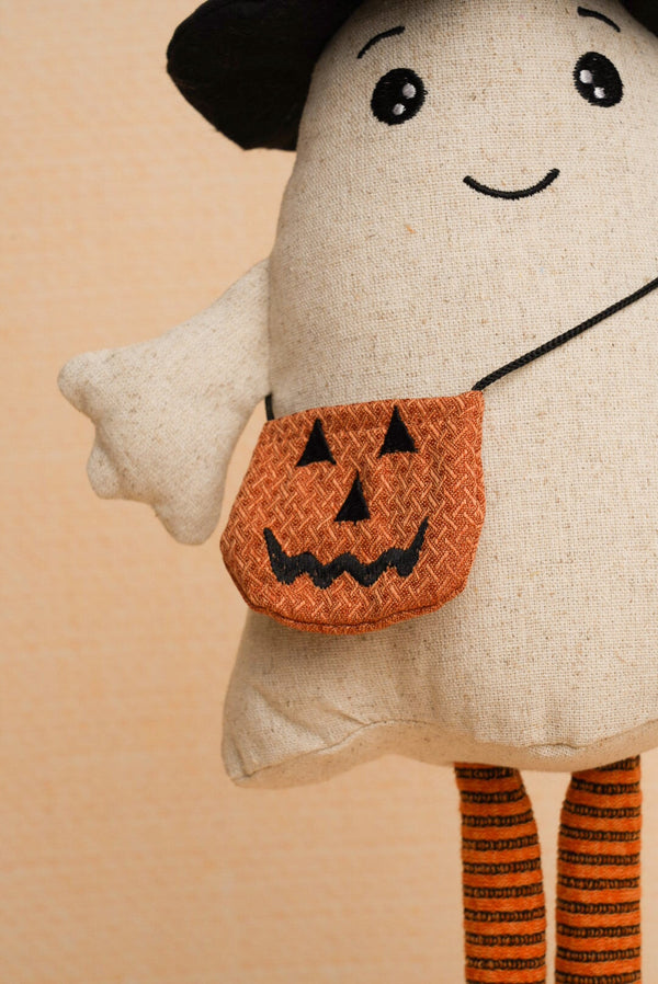 Carraig Donn Standing Scarecrow Halloween Decoration