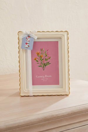 Carraig Donn White Ribbon 4x6 Photo Frame with Gold Detailing
