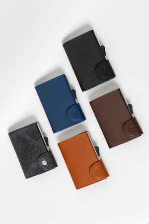 Carraig Donn Bank Cards Protector Wallet in Black