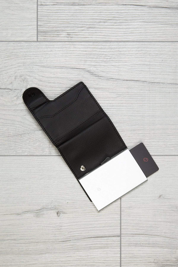 Carraig Donn Bank Cards Protector Wallet in Black