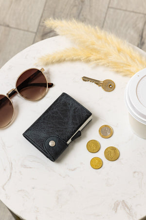 Carraig Donn Bank Cards Protector Wallet in Black