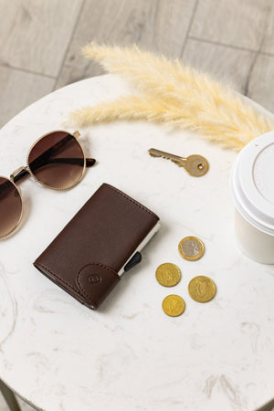 Carraig Donn Bank Cards Protector Wallet in Dark Brown