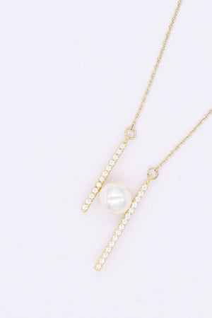 Bar and Pearl Necklace in Gold