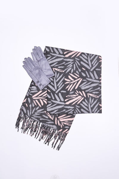Carraig Donn Boucle Scarf and Glove Set in Grey Tones