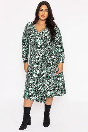 Curve - V-Neck Midi Dress in Animal Print