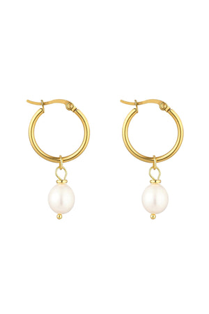 Freshwater Pearl Earrings in Gold