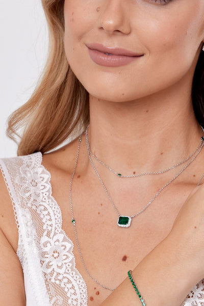 Carraig Donn Horizontal Emerald Pendant