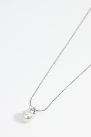 Pearl Pendant Necklace in Silver