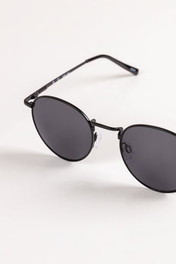 Carraig Donn Round Frame Sunglasses in Black