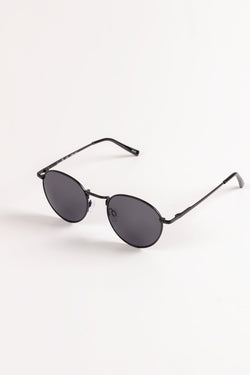 Carraig Donn Round Frame Sunglasses in Black