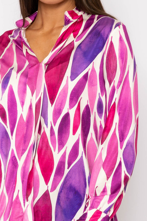 Carraig Donn Soft V-Neck Basic Top in Pink Print