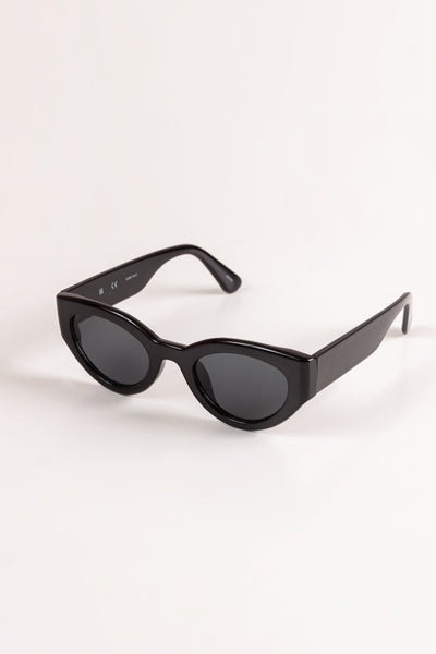 Carraig Donn Thick Black Frame Sunglasses