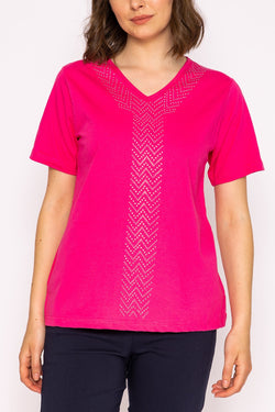 Carraig Donn V-Neck T-Shirt in Raspberry
