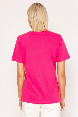 Carraig Donn V-Neck T-Shirt in Raspberry
