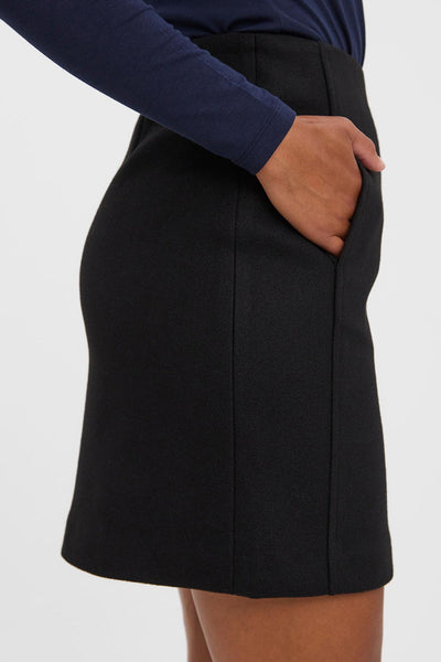 Carraig Donn Vero Moda Short Skirt in Black